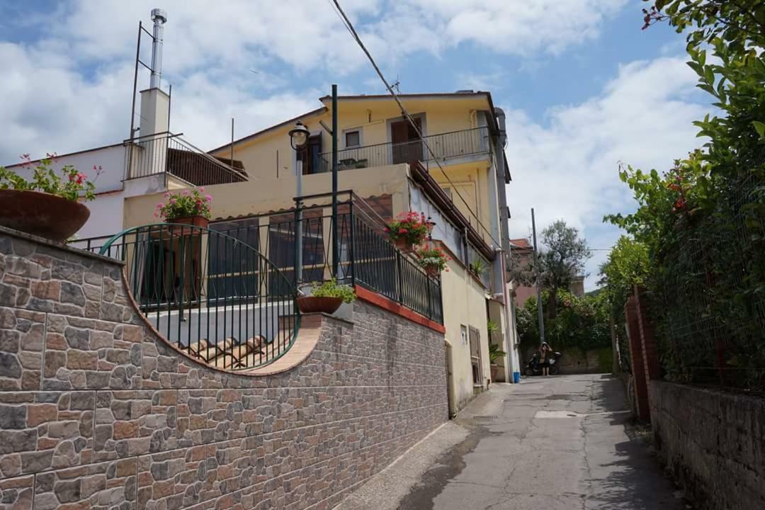 Mont E Case Da Martina Vico Equense Eksteriør billede